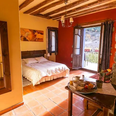 펜션 Spacious House With Mountain View In Albella, Fireplace. Albella