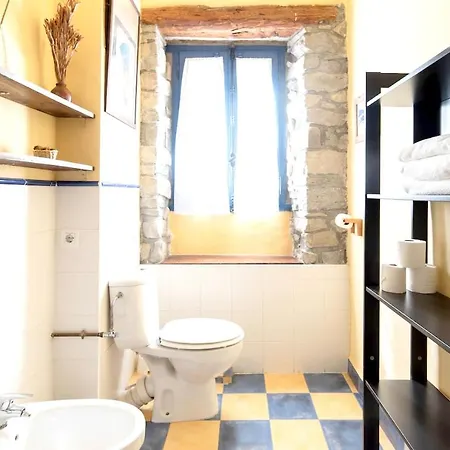 Spacious House With Mountain View In Albella, Fireplace. 펜션 *