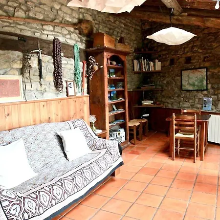 펜션 Spacious House With Mountain View In Albella, Fireplace. *